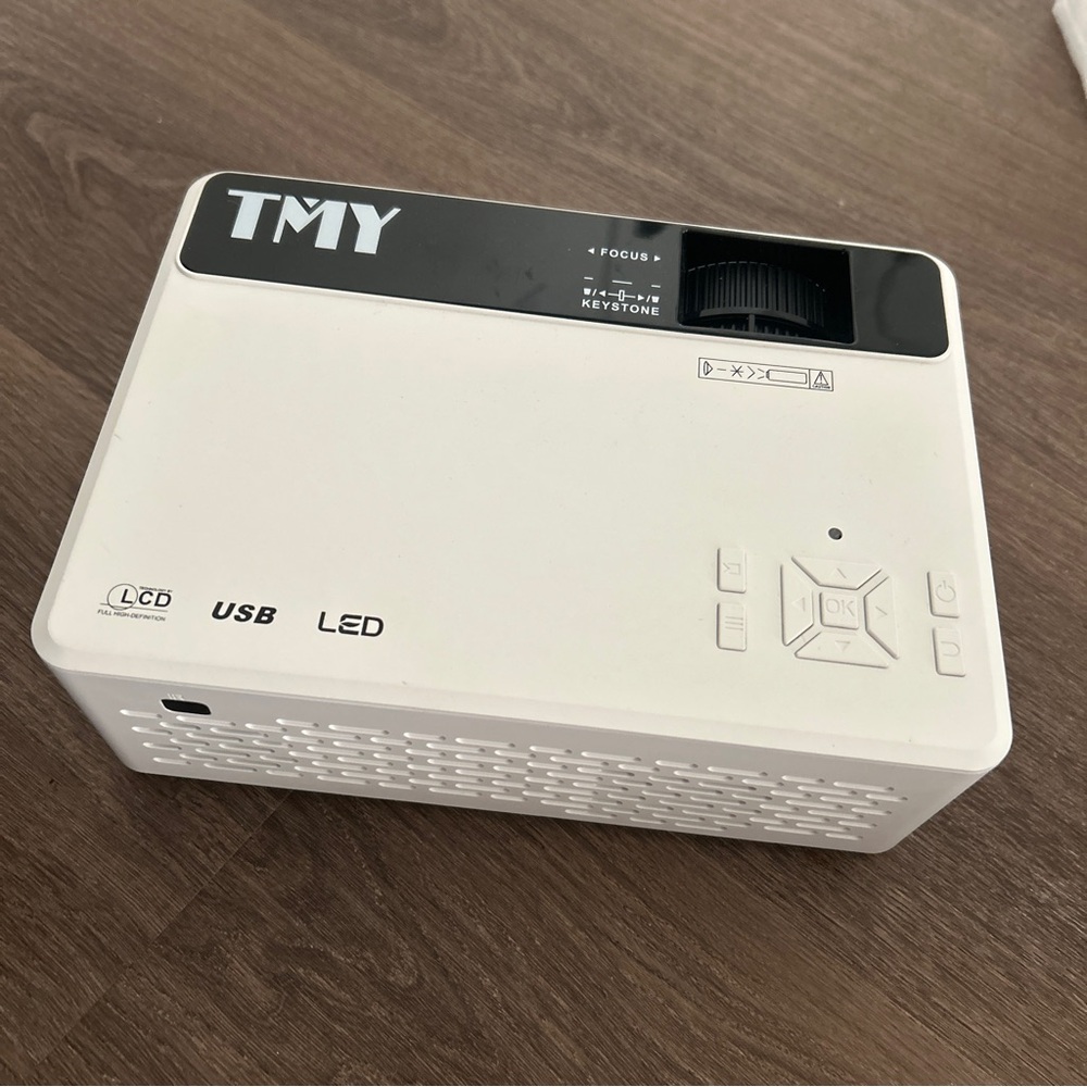 TMY Mini Projector - Picture 10 of 12
